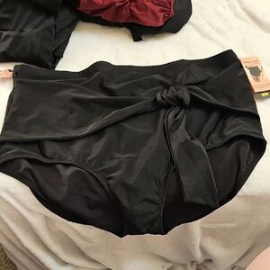 4x Shapermint Women's Black Tie-Front Shorts